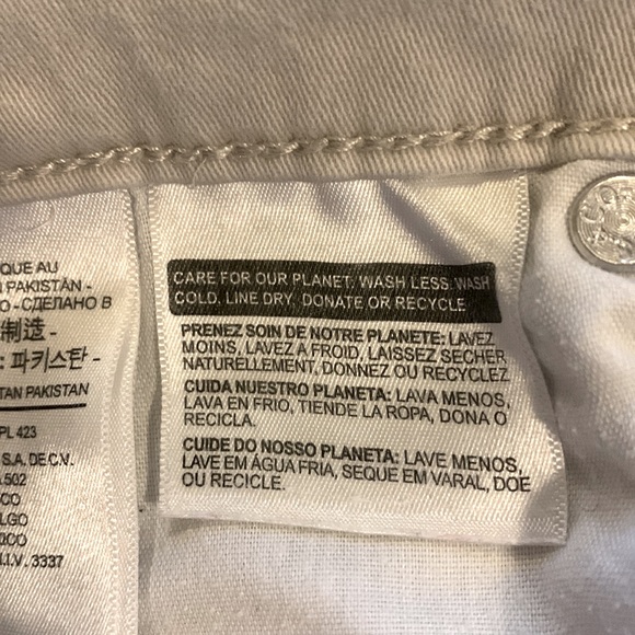 Women’s crop Light khaki capri jeans. Size 8 - Picture 11 of 12